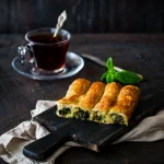 Ispanaklı Boşnak böreği – peynirli ve yumurtalı iç harç